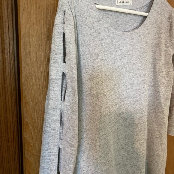 Boxy Sweater - Picture 2 of 2